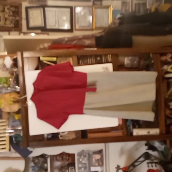 - Lesile Fay Dress Suit - Picture 3 of 3